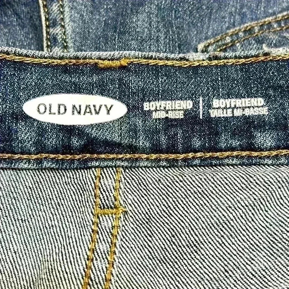 Old Navy Boyfriend Mid Rise Jeans Distressed Size 6 Fringe Cut Off Denim Country - Picture 5 of 7